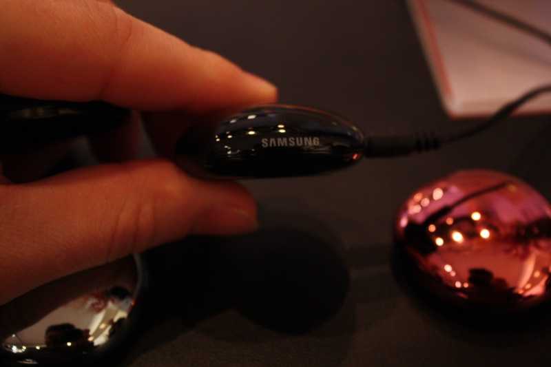 Illustration for article titled The Shiniest Pebble: Samsung's S2 MP3 Player